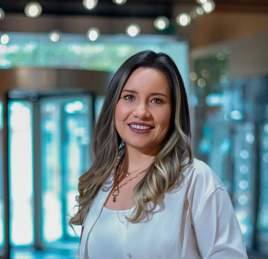 Leydi García, psicóloga y conferencista de Guiando con Amor, especialista en disciplina positiva, crianza consciente y bienestar emocional.
